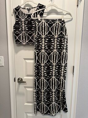 New Express Black and White Patterned Two Piece Set